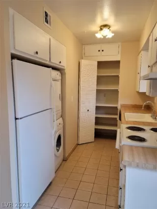 Photo #2: 2356766 Listing