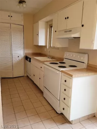 Photo #3: 2356766 Listing