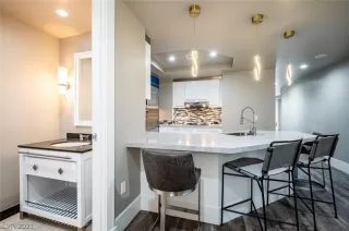 Photo #5: 2356770 Listing