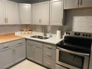 Photo #3: 2356772 Listing 