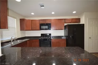 Photo #5: 2356786 Listing