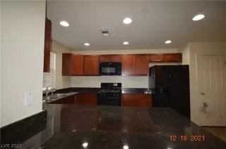 Photo #6: 2356786 Listing