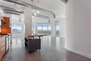 Photo #5: 2356811 Listing