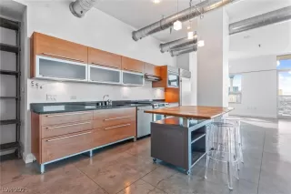 Photo #6: 2356811 Listing