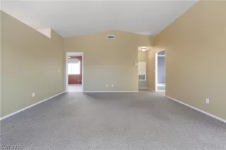 Photo #5: 2356867 Listing