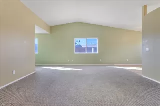 Photo #6: 2356867 Listing