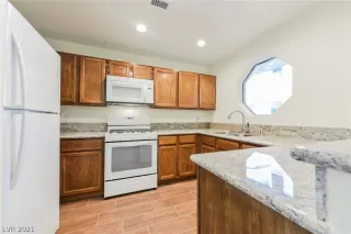 Photo #4: 2356911 Listing 