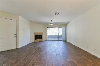 Photo #5: 2356911 Listing 