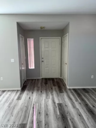 Photo #5: 2356925 Listing