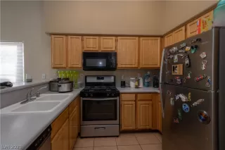 Photo #3: 2356930 Listing