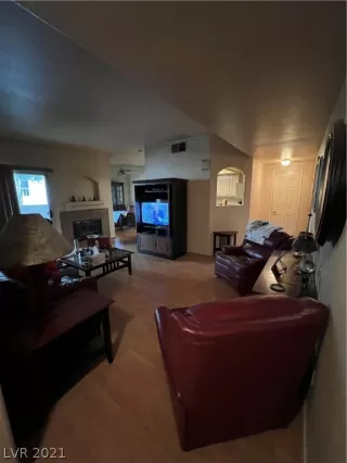 Photo #2: 2356932 Listing 