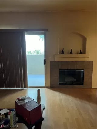 Photo #5: 2356932 Listing 