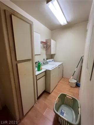 Photo #6: 2356932 Listing 
