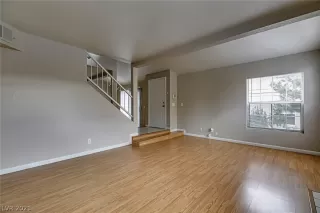 Photo #6: 2356944 Listing 