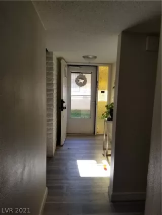 Photo #5: 2356967 Listing 