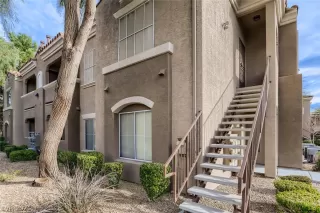 Photo #2: 2356978 Listing