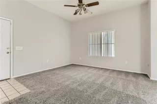 Photo #4: 2356978 Listing