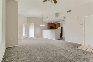 Photo #5: 2356978 Listing