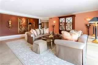 Photo #6: 2356981 Listing