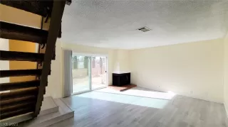 Photo #5: 2357006 Listing 