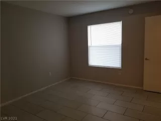 Photo #4: 2357010 Listing