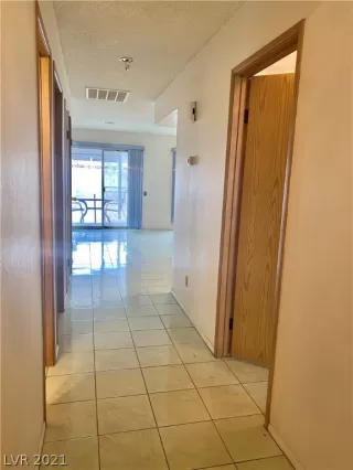 Photo #2: 2357020 Listing