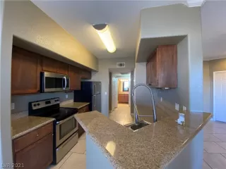 Photo #5: 2357042 Listing 