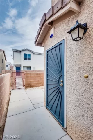 Photo #4: 2357059 Listing