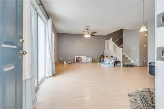 Photo #5: 2357059 Listing