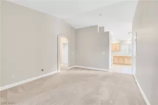 Photo #3: 2357069 Listing