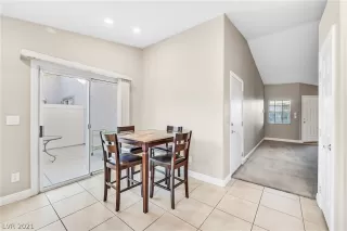 Photo #6: 2357069 Listing