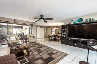 Photo #5: 2357075 Listing