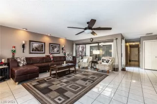 Photo #6: 2357075 Listing