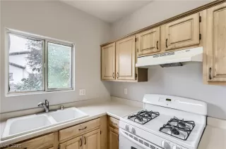 Photo #4: 2357076 Listing