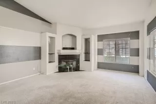 Photo #5: 2357105 Listing