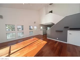 Photo #1: 2357135 Listing