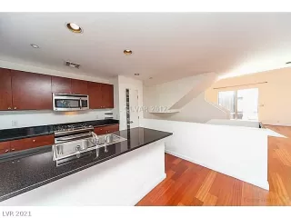 Photo #2: 2357135 Listing