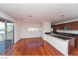 Photo #3: 2357135 Listing