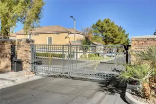 Photo #3: 2357163 Listing