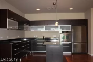 Photo #3: 2357178 Listing