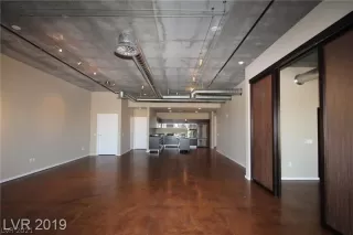 Photo #5: 2357178 Listing