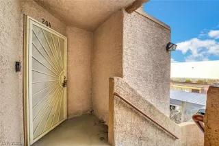 Photo #3: 2357197 Listing