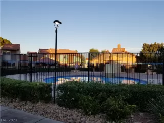 Photo #3: 2357203 Listing