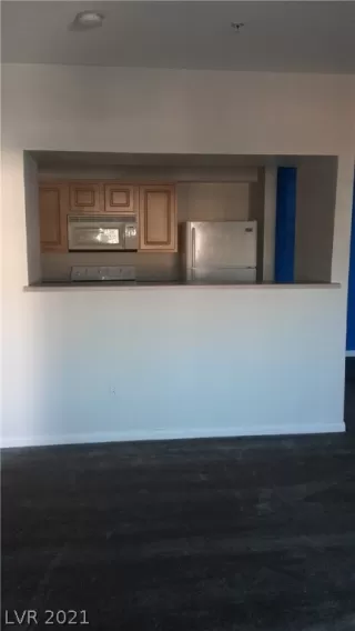 Photo #5: 2357215 Listing