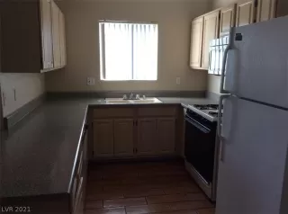 Photo #3: 2357256 Listing