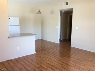 Photo #4: 2357256 Listing