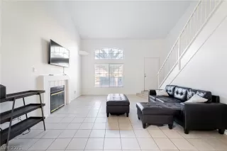 Photo #3: 2357267 Listing