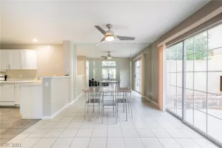 Photo #4: 2357267 Listing
