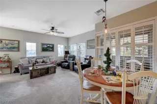 Photo #4: 2357295 Listing