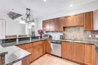 Photo #4: 2357299 Listing